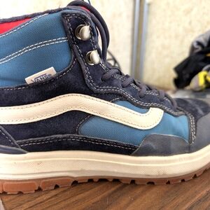 Vans Ultrarange All Terrain Shoes, Women's 9/Men's 7.5/ EU 40